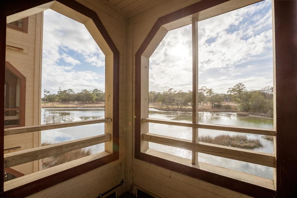 Holiday home Beautiful Views Of Marsh Water Golf Course Near The And A Pier Nearby *