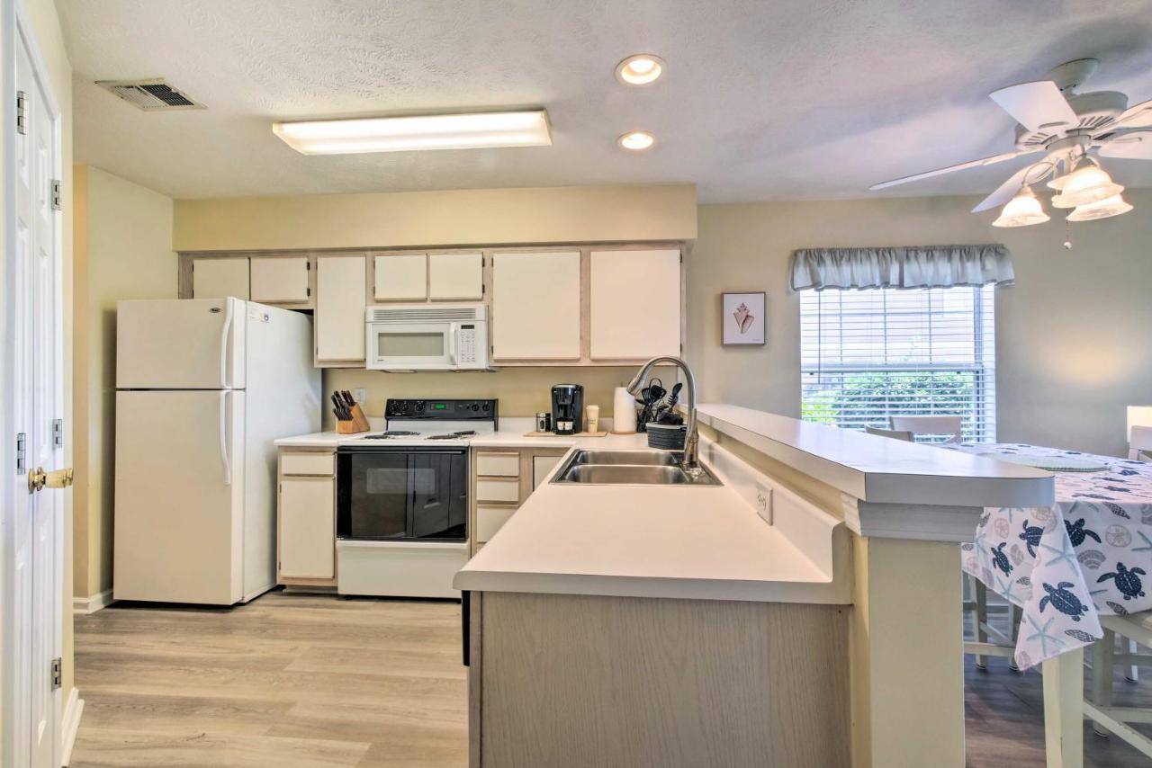 Sunny Myrtle With Amenities! Myrtle Beach