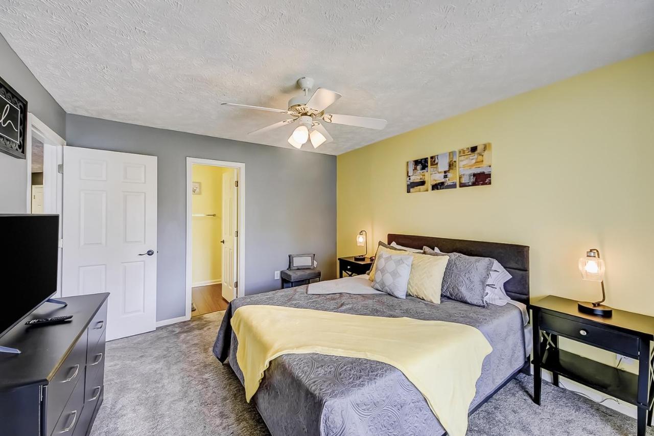 Coastal Compass Apartment