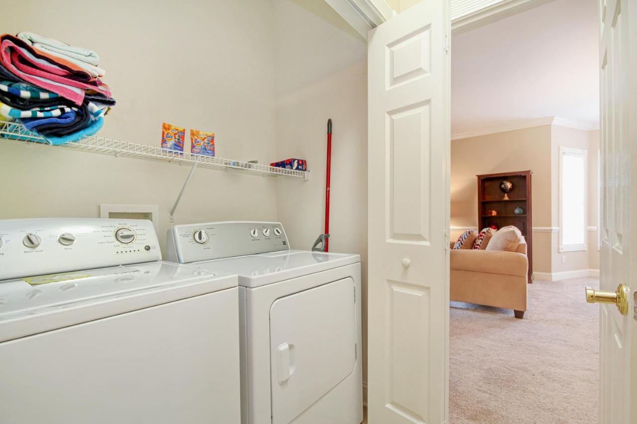 Luster Leaf 105 Apartment *