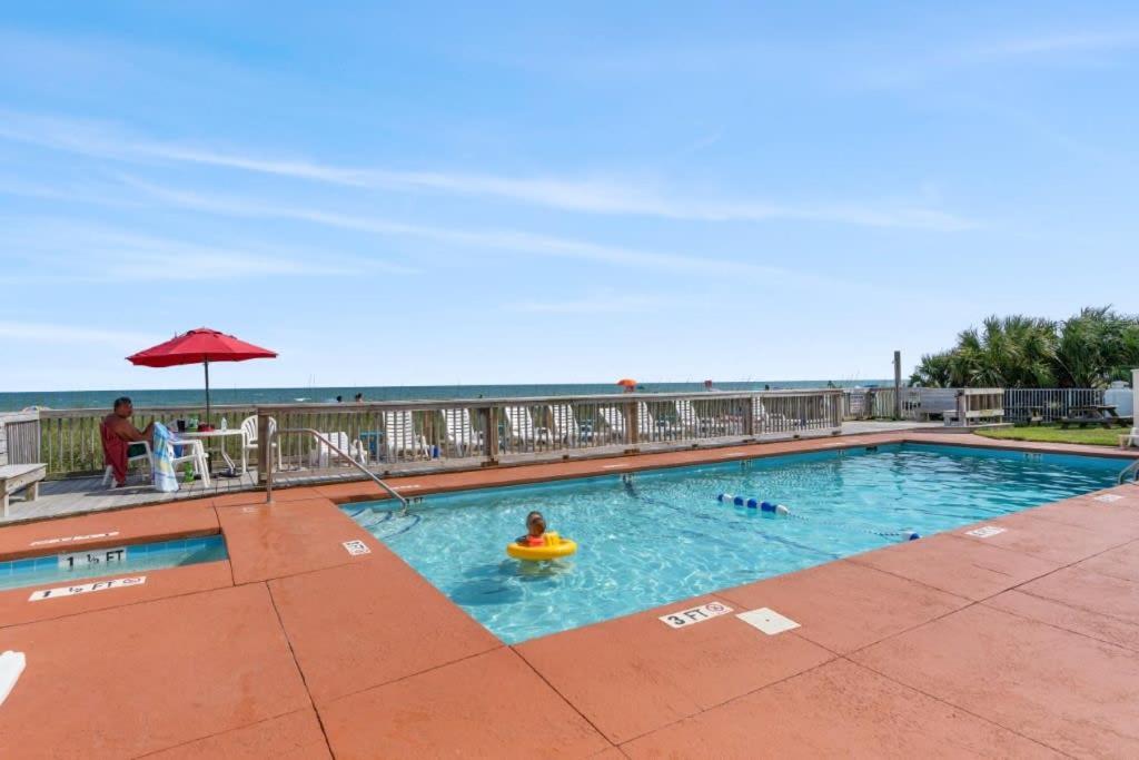 Charming 1br With Pool And Direct Beach Access Apartment