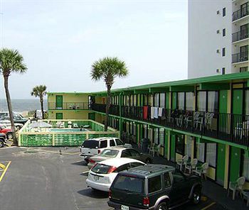 Sea Hawk Oceanfront 2*