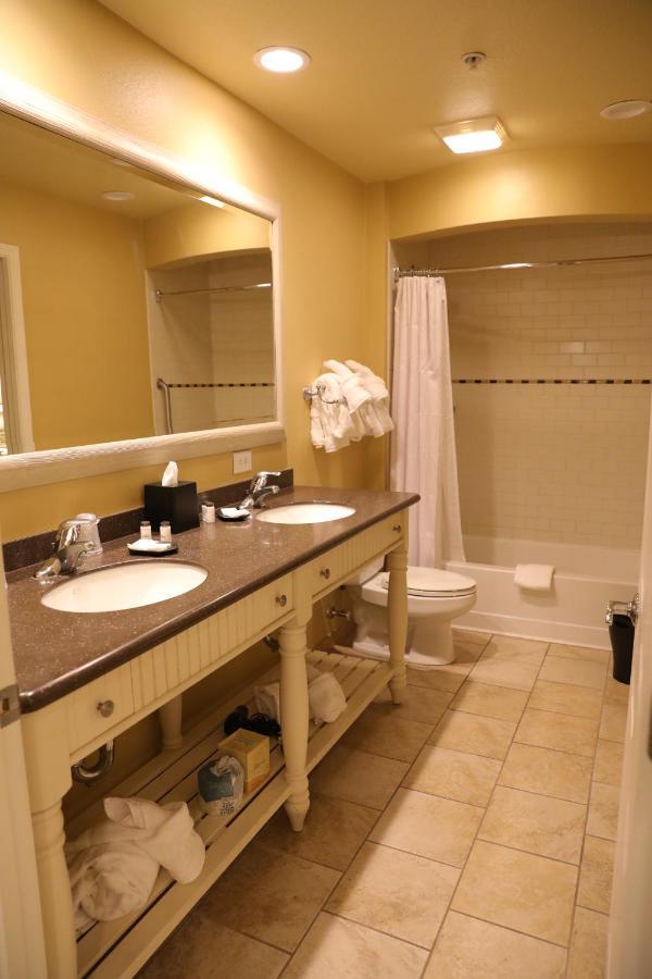 Unit At The Sheraton Broadway Plantation