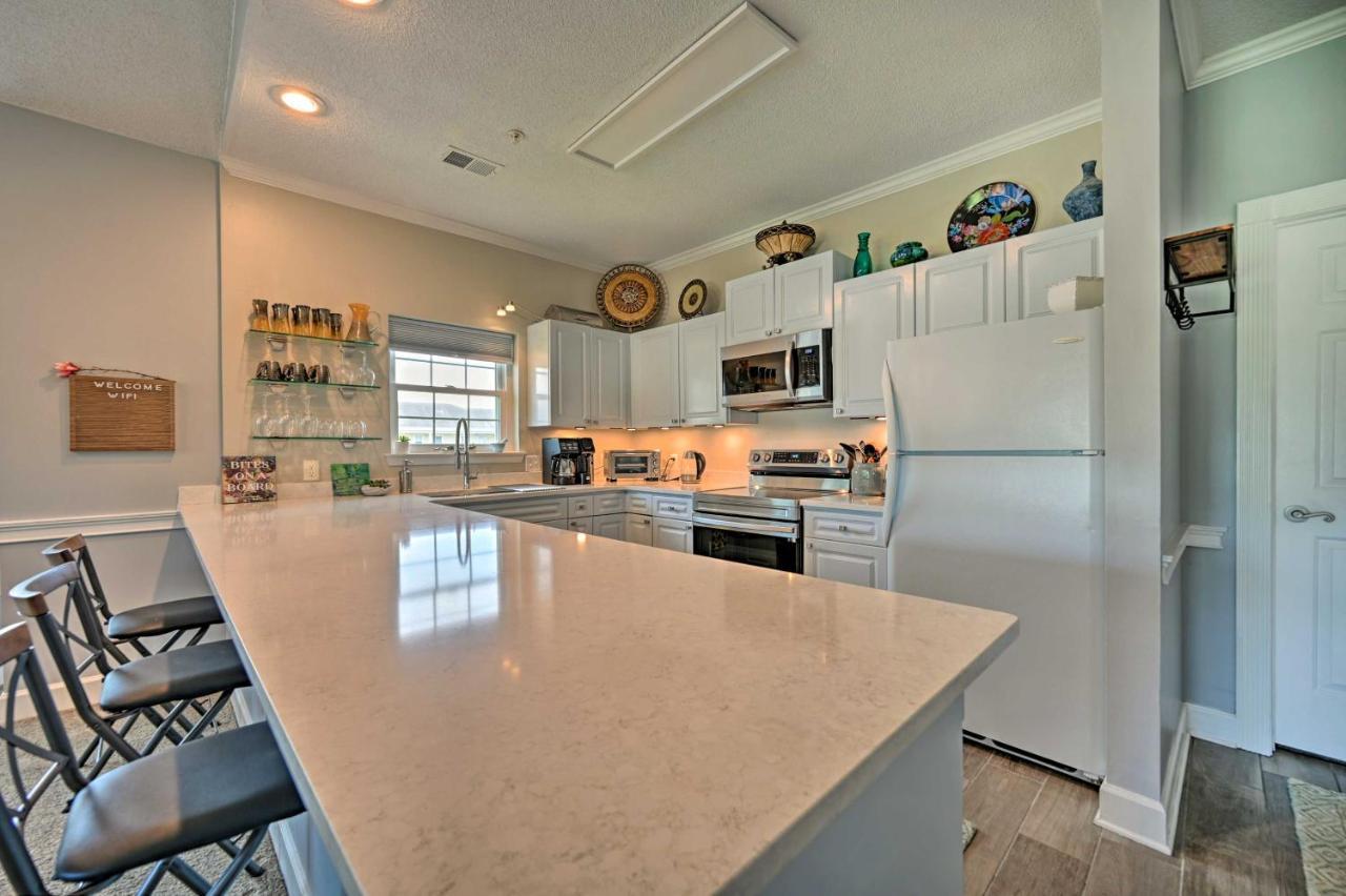 Modern Top-floor Less Than 1 Mi To Golfing! Apartment