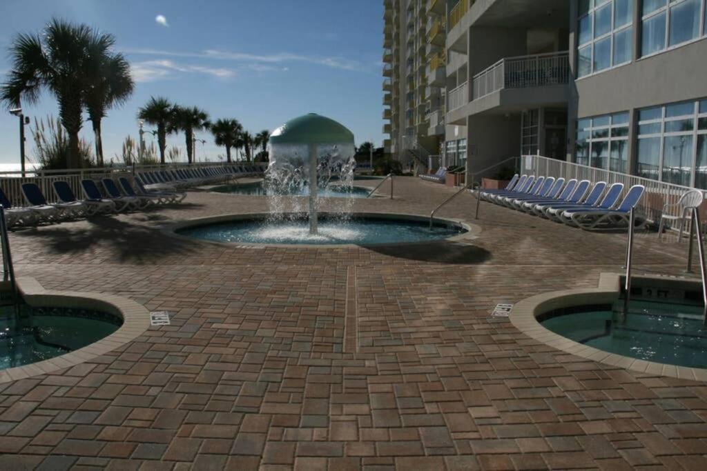 Apartment *wonderful Amenities*queen Beds * Pools & More*c50 *