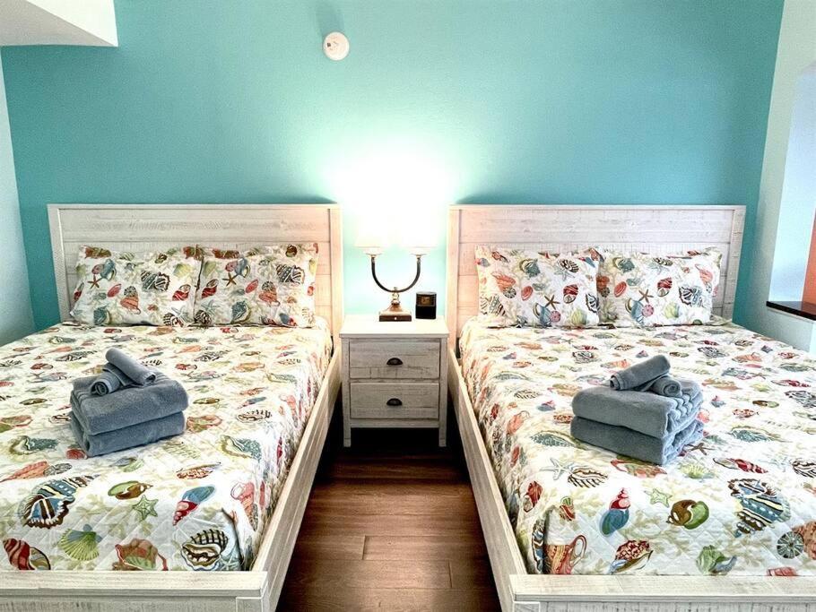 Apartment *fantastic Sunsets Await* Queen Beds *great Pools, Hot Tubs+++*m27