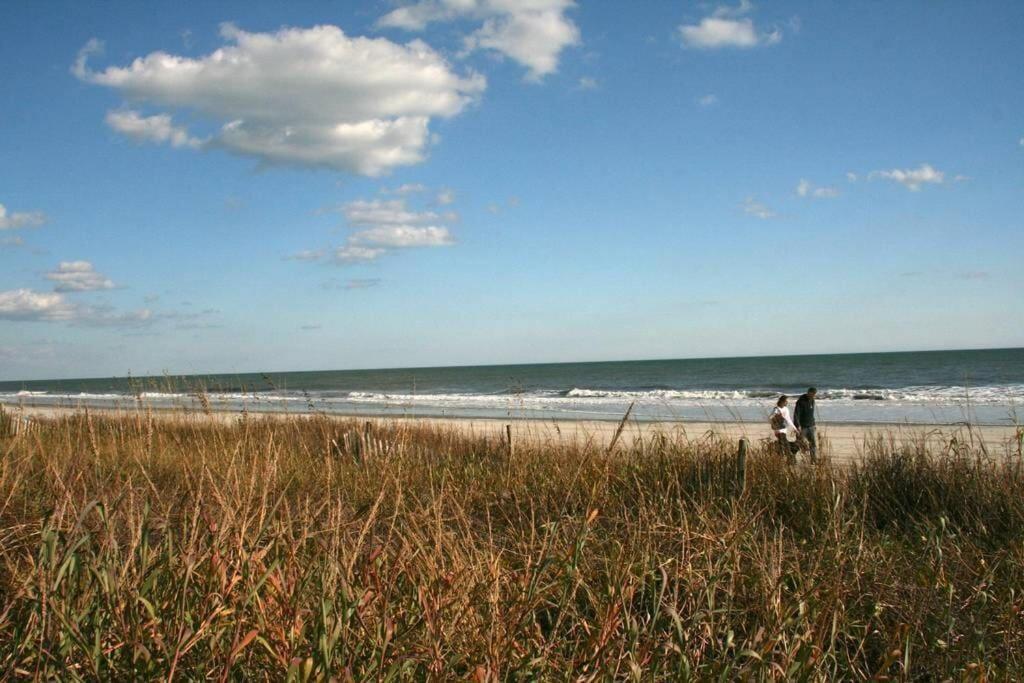 *a Family Retreat*pool*steps To The Beach*approved Dogs*d18-9 Apartment *