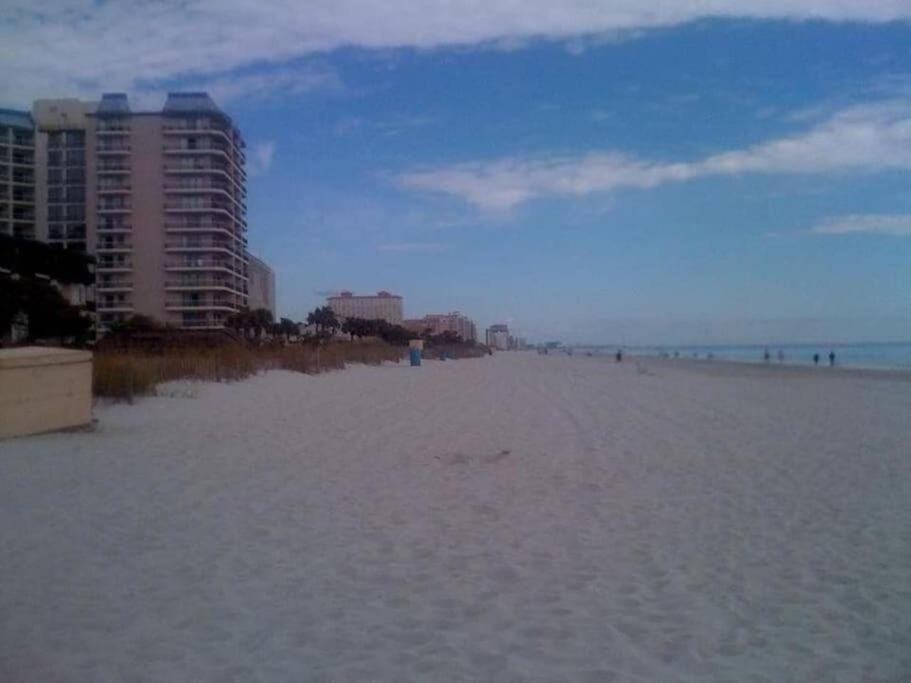 *delightful Cozy Retreat*pool, Steps To The Sand*h32 * Myrtle Beach