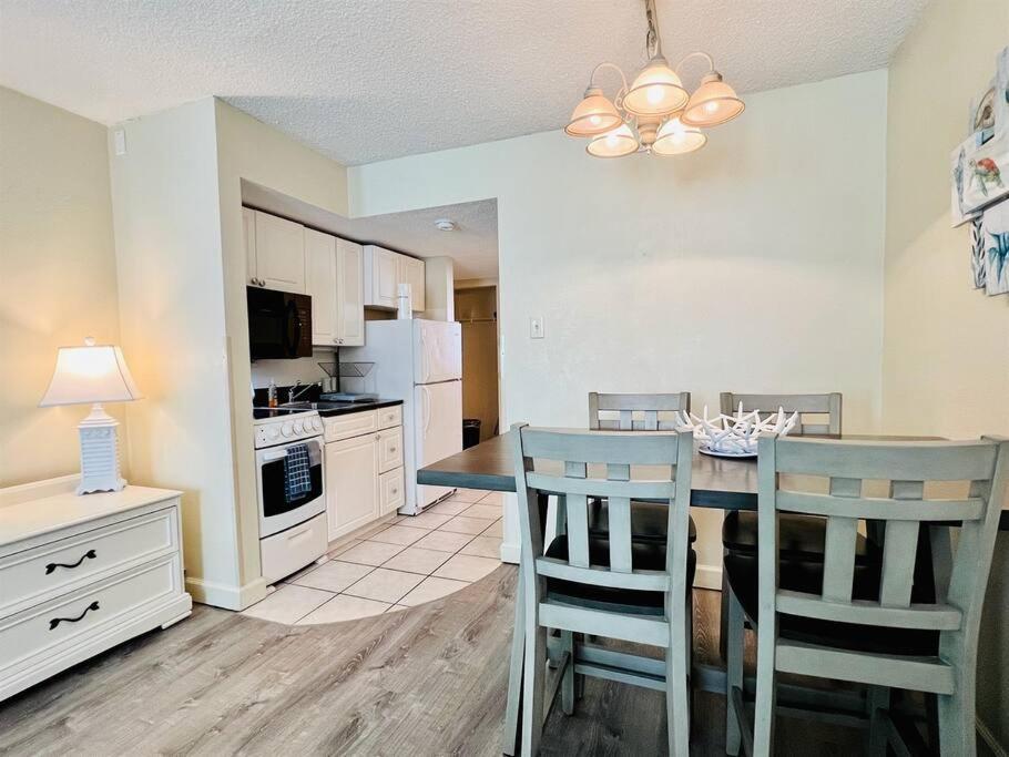 *comfy Condo*pools*hot Tubs*more*b49 Apartment Myrtle Beach