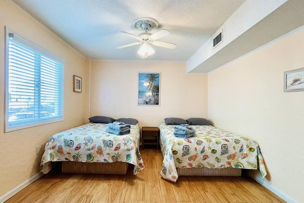 Apartment *oceanfront House On The Sand*6 Kings*12br, 12ba*private Hot Tub*sleep 36*pgp *
