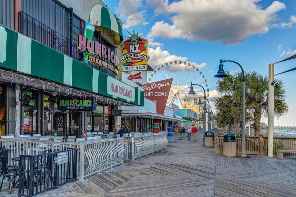 *oceanview & New* Queen Beds*pools Galore*cool Retro Vibe*m21 * Myrtle Beach