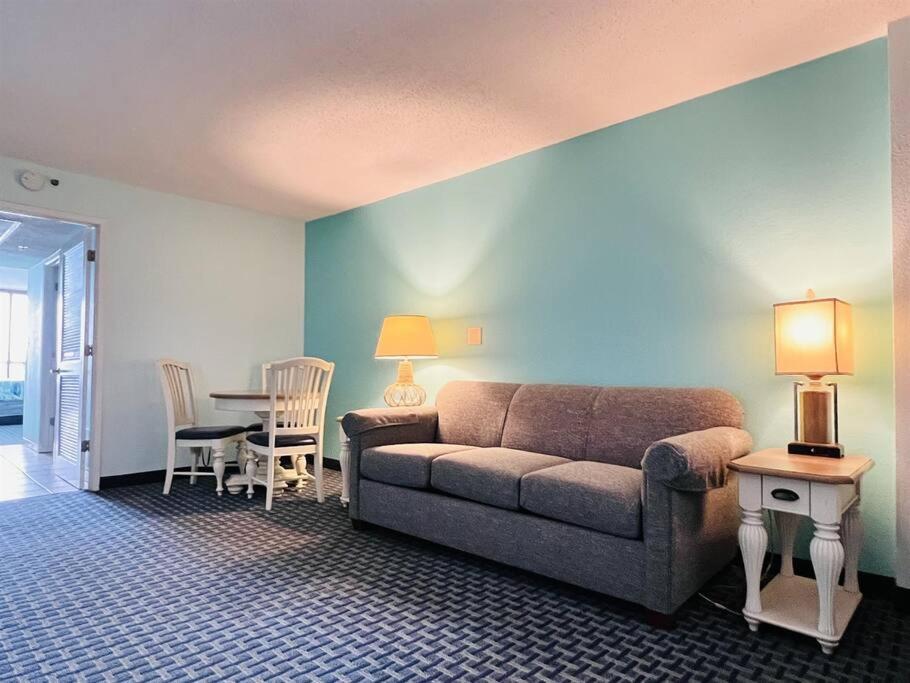 *oceanfront*king Bed*tons Of Water Amenities*renovated*k126 Apartment Myrtle Beach