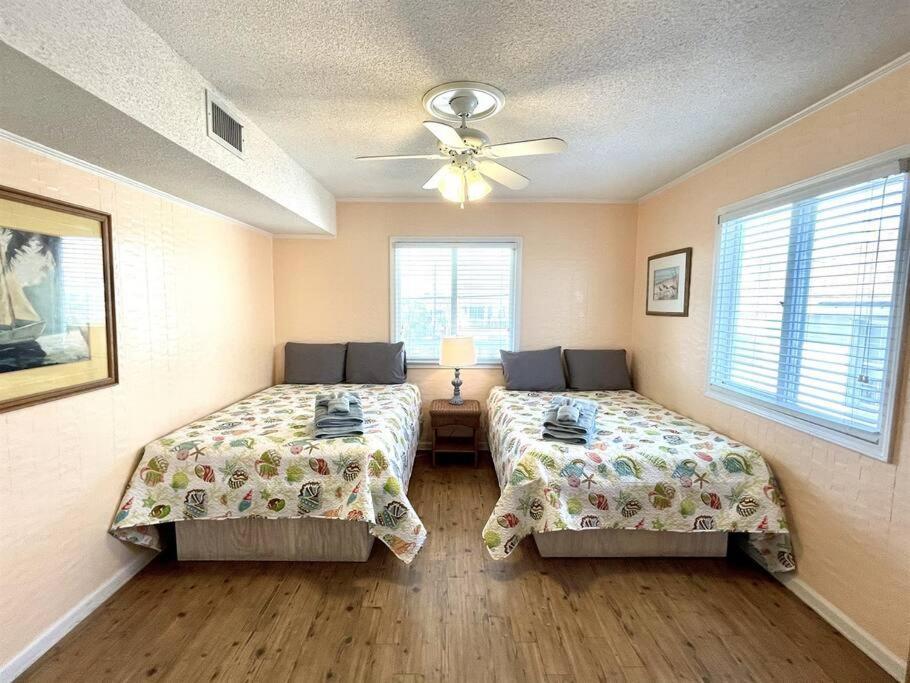 Apartment Oceanfront House On The 2 Kings 4br 4ba 2nd Floor Of Triplex Sleep 12 Pgp2 Myrtle Beach