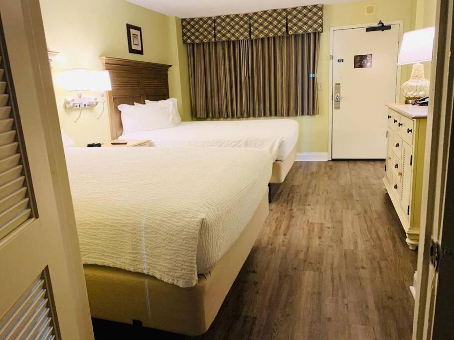 Apartment *oceanfront* Queen Beds*amenities*compass Cove*s118 Myrtle Beach