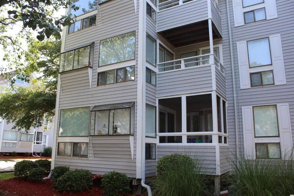 2br Shore Dr Area: Queen: Pool: Grill: Beach: Ocean Annie's: M28 Apartment Myrtle Beach