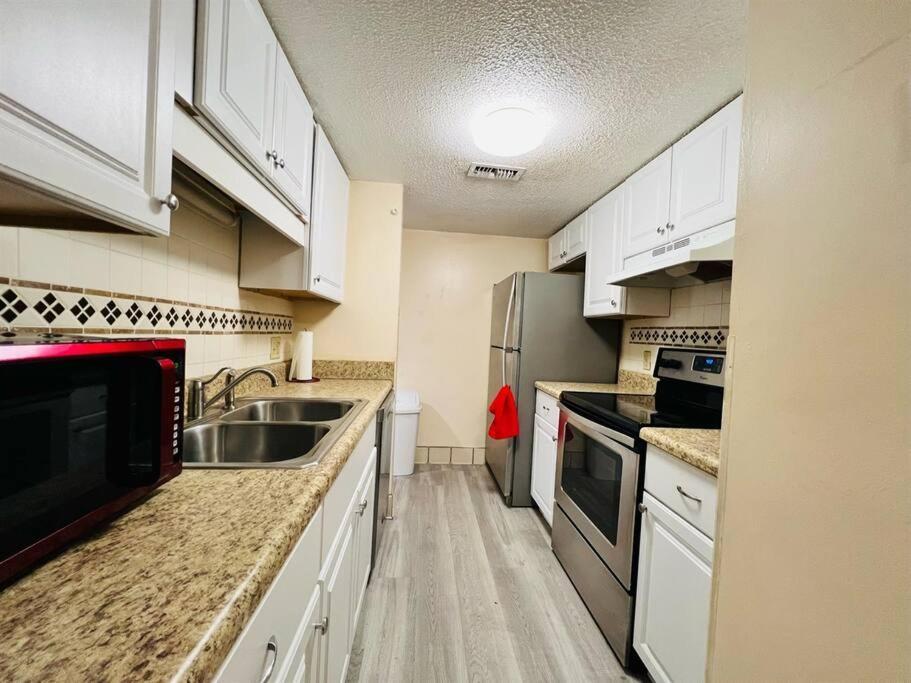 Apartment *a Family Retreat*pool*steps To The Beach*approved Dogs*d18-9