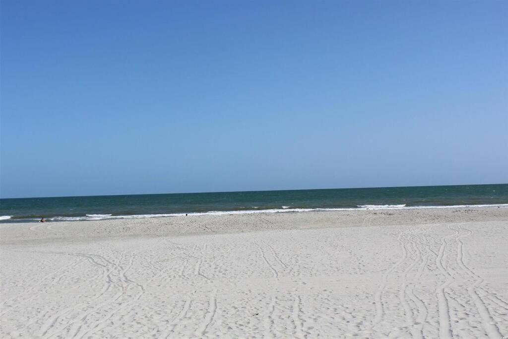 2br Shore Dr Area: Queen: Pool: Grill: Beach: Ocean Annie's: M28 Apartment Myrtle Beach