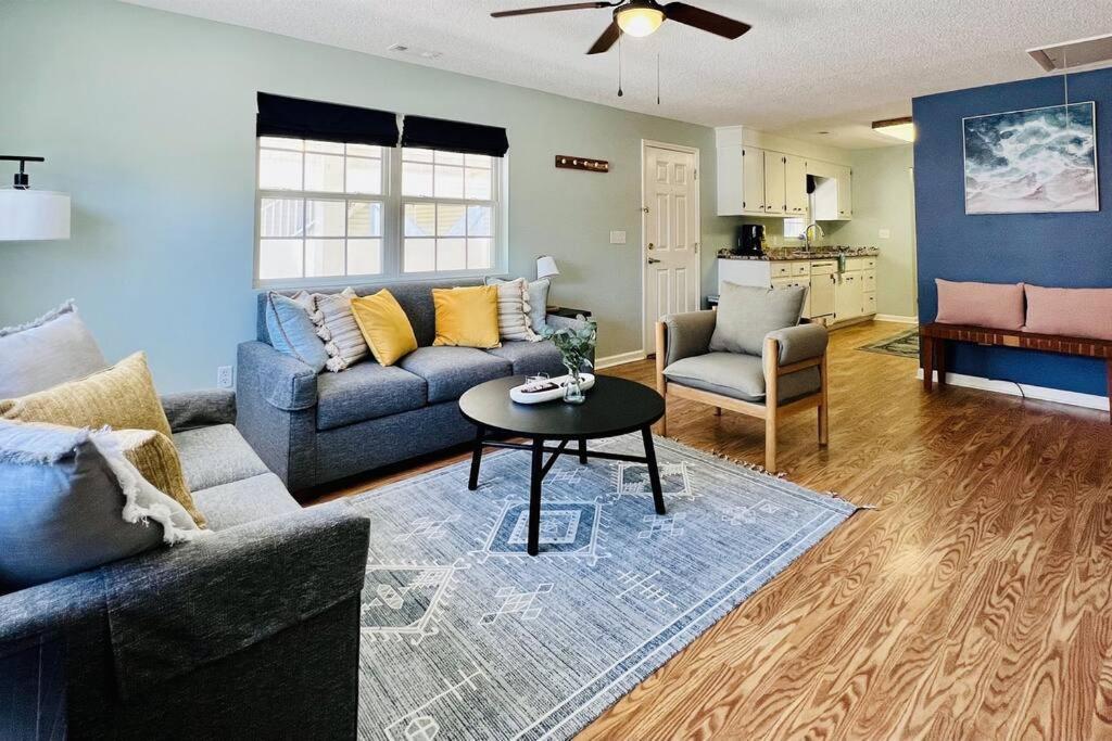 *comfy N. Myrtle House*3 New Queens*steps To The Beach*v384