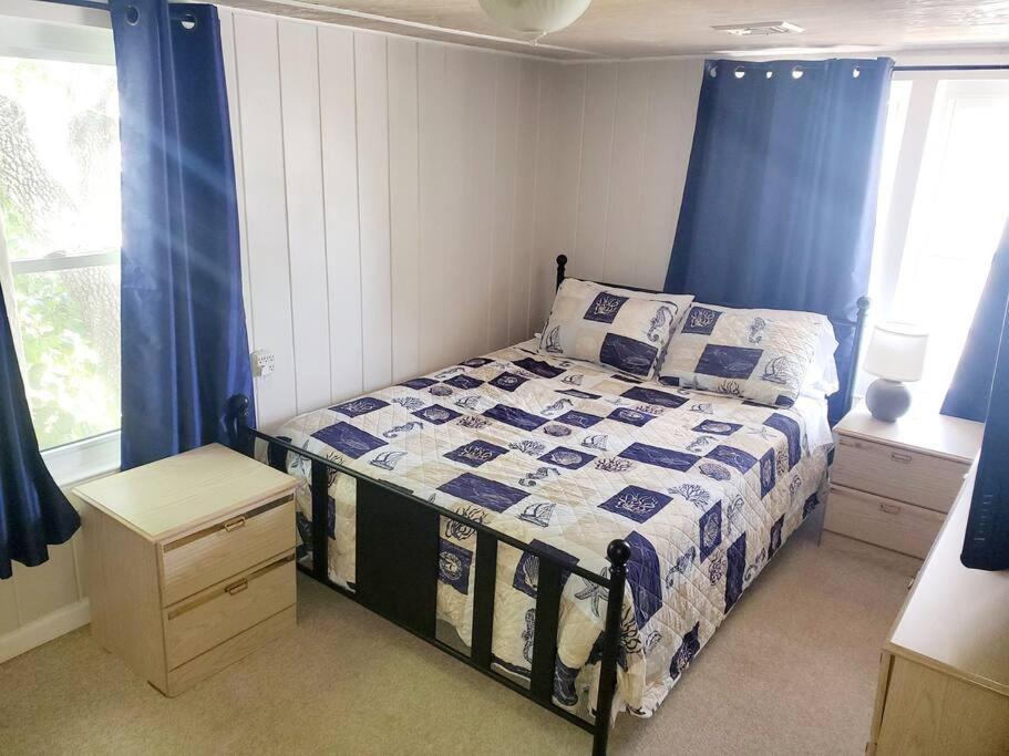 Bright And Airy Beach House. Holiday home