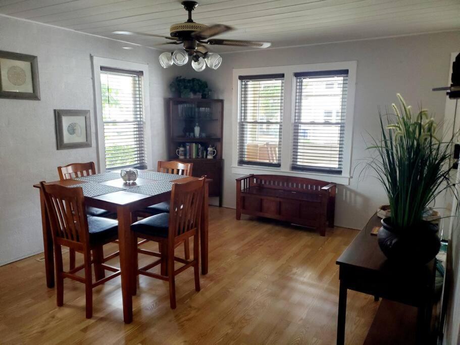 Holiday home Bright And Airy Beach House. Myrtle Beach