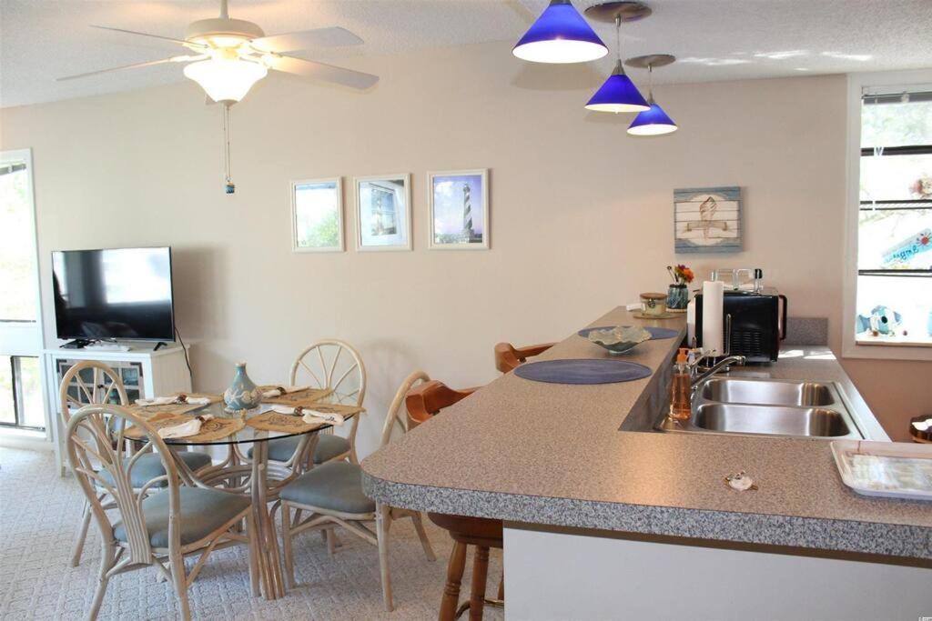 2br Shore Dr Area: Queen: Pool: Grill: Beach: Ocean Annie's: M28 Myrtle Beach