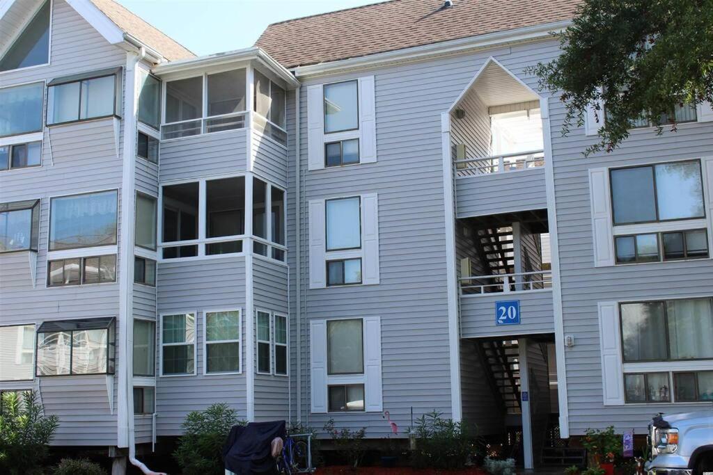 Apartment 2br Shore Dr Area: Queen: Pool: Grill: Beach: Ocean Annie's: M28 *