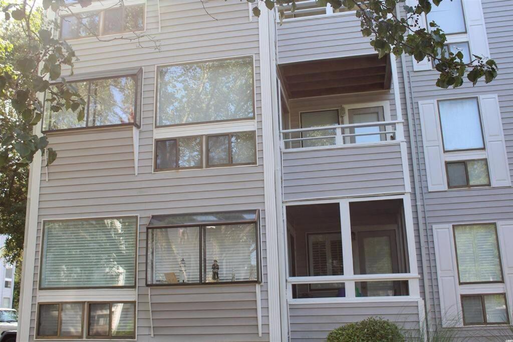 2br Shore Dr Area: Queen: Pool: Grill: Beach: Ocean Annie's: M28 * Myrtle Beach
