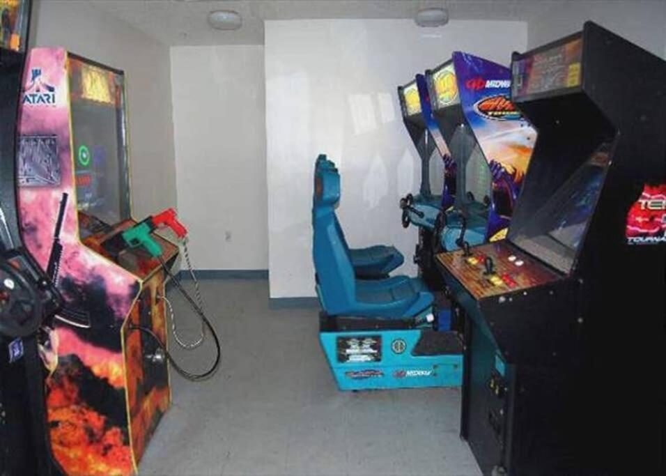 *wonderful Amenities*queen Beds * Pools & More*c50 Apartment