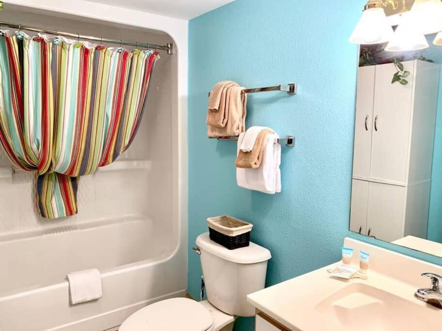 *wonderful Amenities*queen Beds * Pools & More*c50 * Myrtle Beach