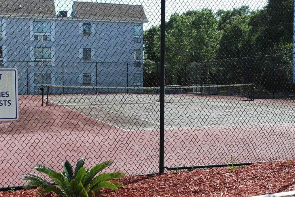 2br Shore Dr Area: Queen: Pool: Grill: Beach: Ocean Annie's: M28 *