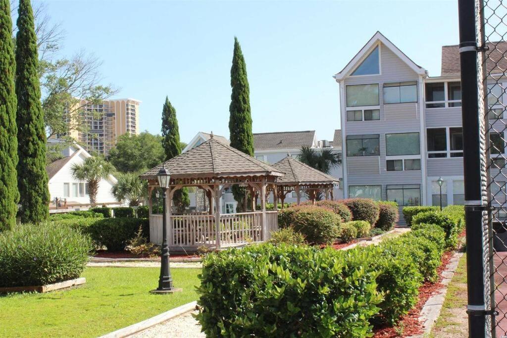 2br Shore Dr Area: Queen: Pool: Grill: Beach: Ocean Annie's: M28 Apartment Myrtle Beach