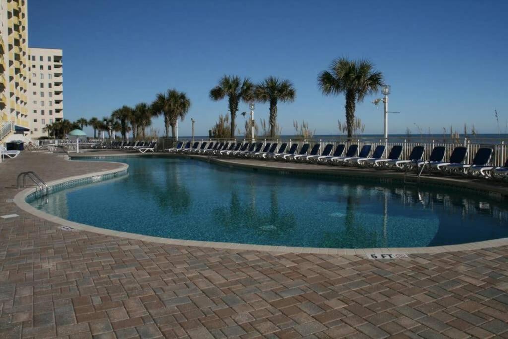 *wonderful Amenities*queen Beds * Pools & More*c50 Apartment