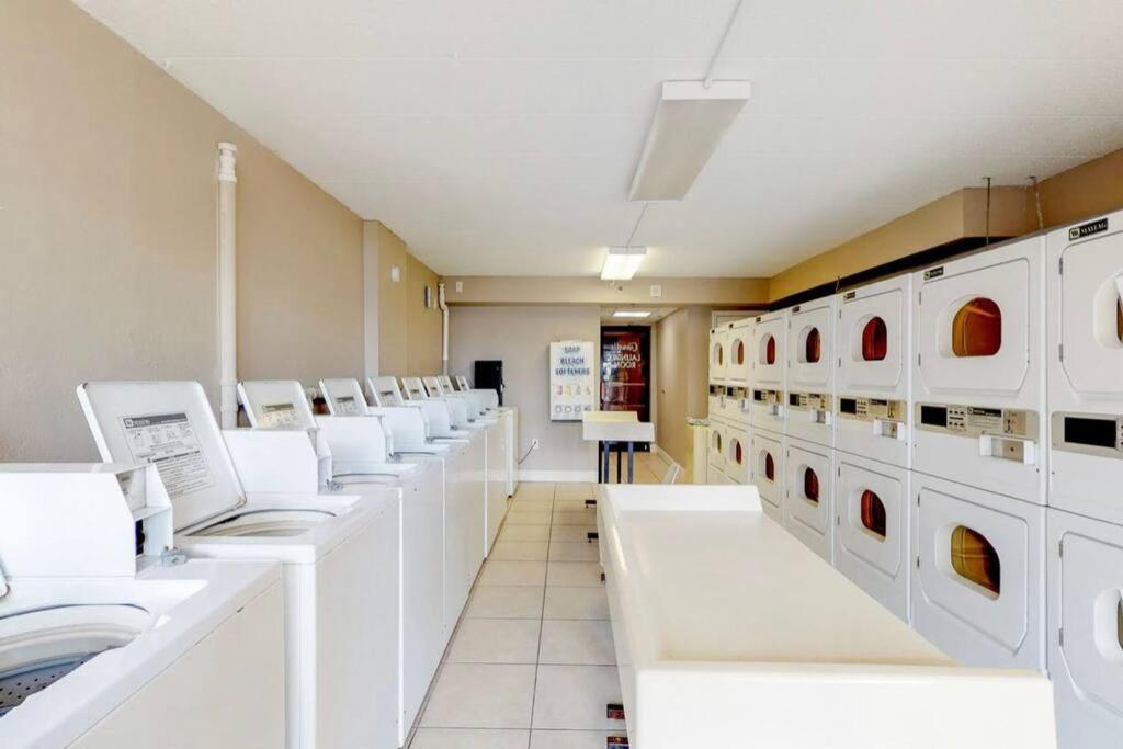 *fantastic Sunsets Await* Queen Beds *great Pools, Hot Tubs+++*m27 Apartment *