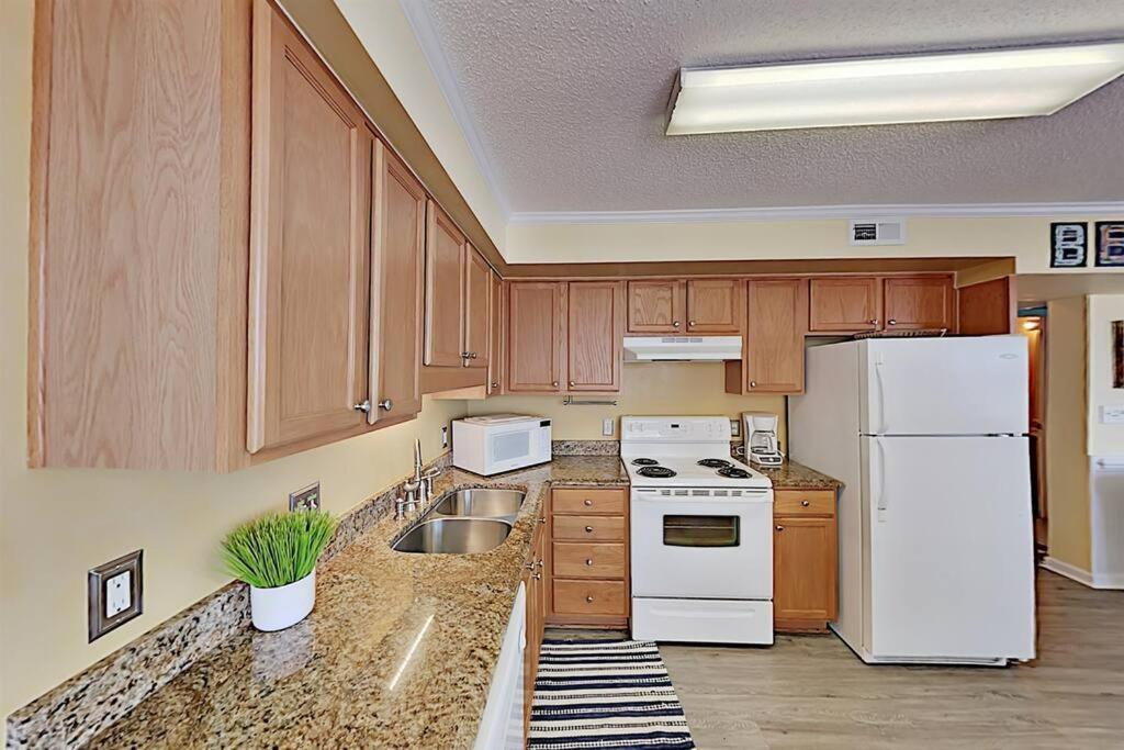 *2br Oceanfront Retreat*king Ensuite*pool*nmb Cherry Grove*pc4 *