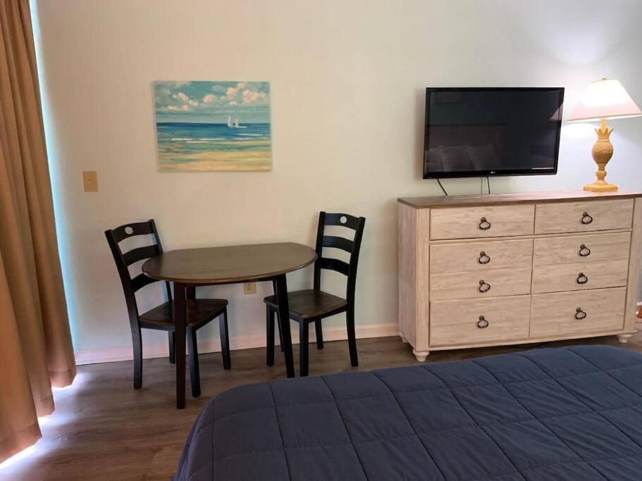 *oceanfront Sun & Fun*queen Beds*pools*hot Tubs*more*b118 Myrtle Beach