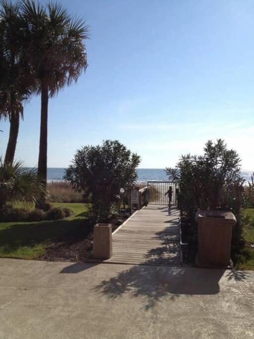 Apartment *renovated Oceanfront Condo*queen Beds*pools*hot Tubs*more*p220