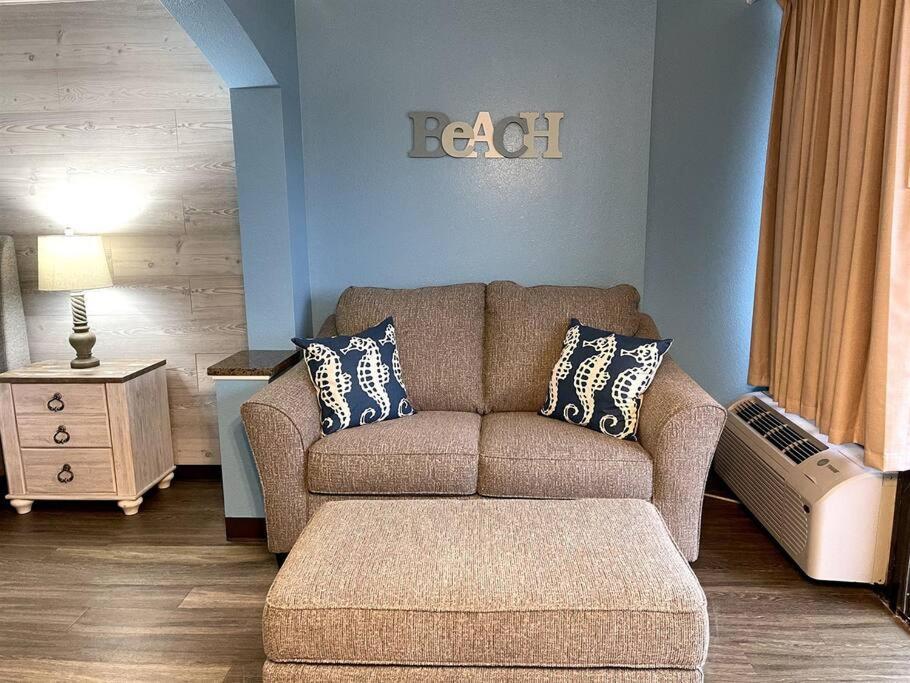 Apartment *beachy Ocean View Studio* King Bed*great Pools, Hot Tubs*s43