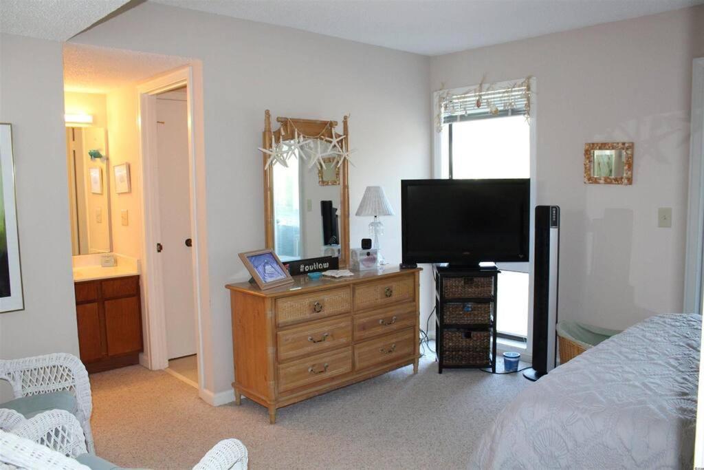 2br Shore Dr Area: Queen: Pool: Grill: Beach: Ocean Annie's: M28 Apartment *
