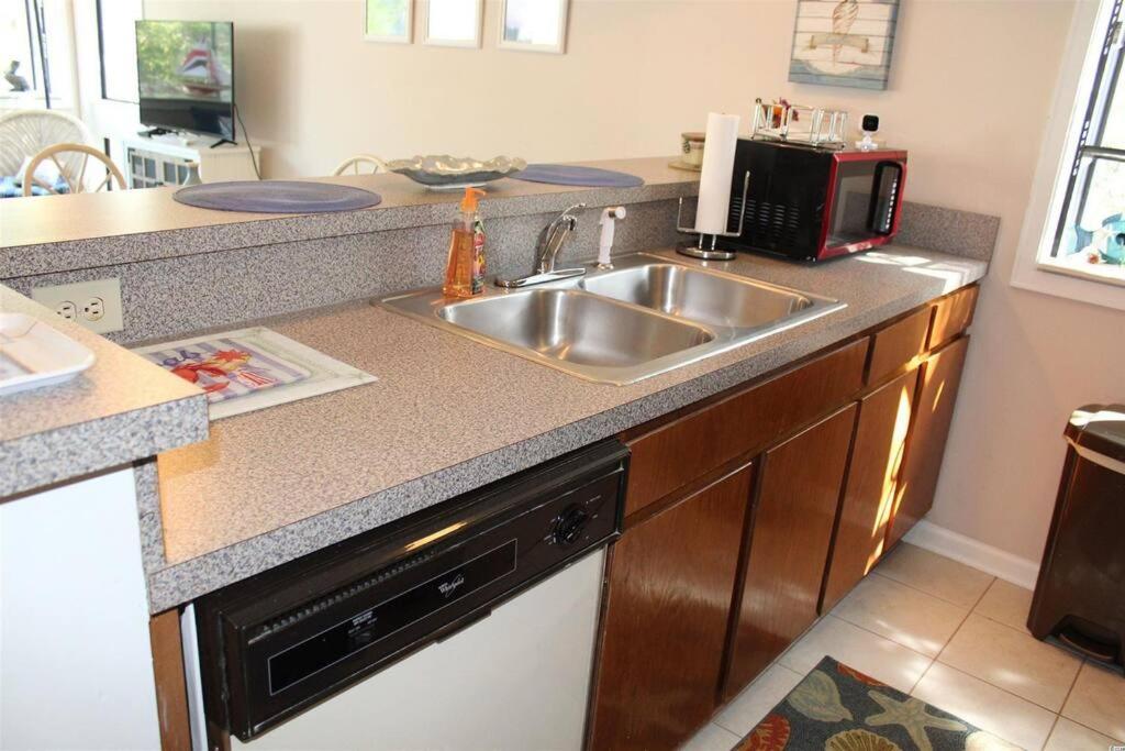 2br Shore Dr Area: Queen: Pool: Grill: Beach: Ocean Annie's: M28