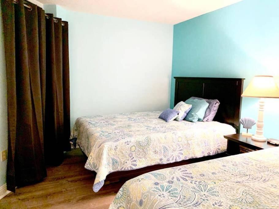 *wonderful Amenities*queen Beds * Pools & More*c50 *