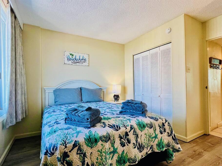 *comfy Condo*pools*hot Tubs*more*b49 * Myrtle Beach