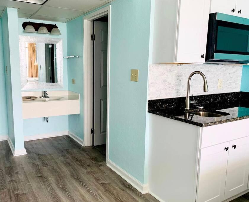 Apartment *oceanfront Sun & Fun*queen Beds*pools*hot Tubs*more*b118