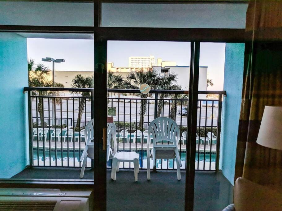 *oceanview & New* Queen Beds*pools Galore*cool Retro Vibe*m21