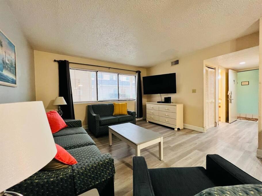 *a Family Retreat*pool*steps To The Beach*approved Dogs*d18-9 Myrtle Beach