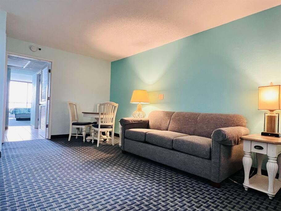 *oceanfront*king Bed*tons Of Water Amenities*renovated*k126 Apartment Myrtle Beach