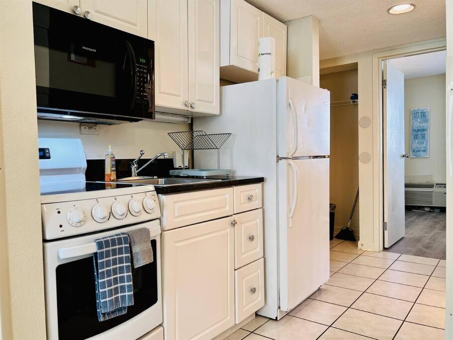Apartment *comfy Condo*pools*hot Tubs*more*b49 Myrtle Beach