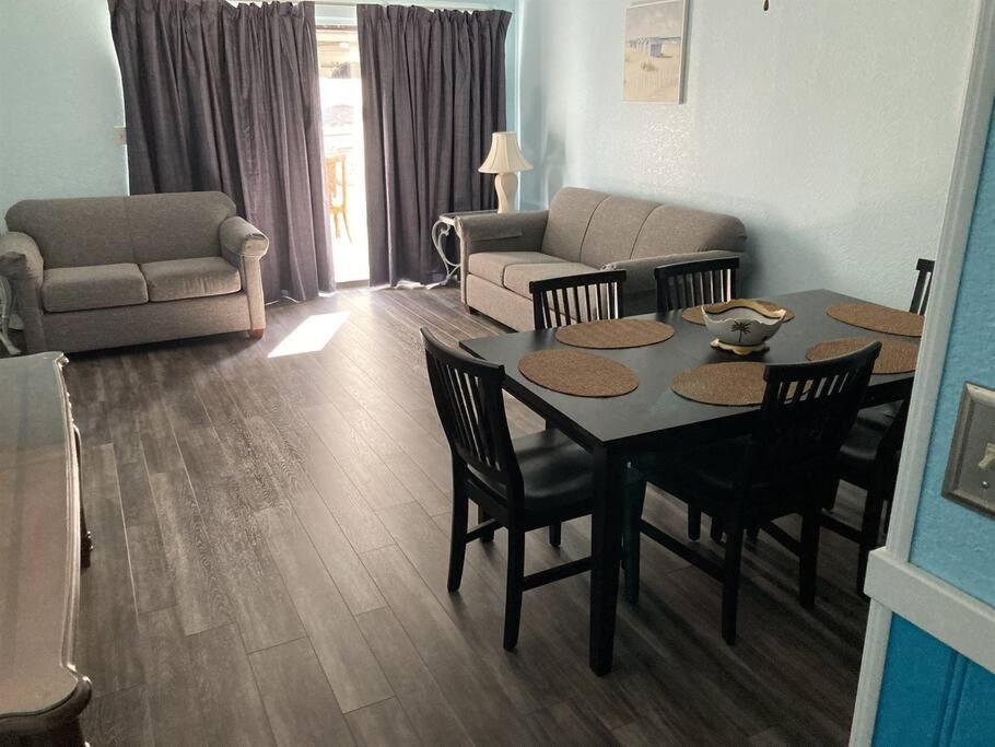 Apartment *renovated Townhouse*king Master*pool*steps To Sand*pt3