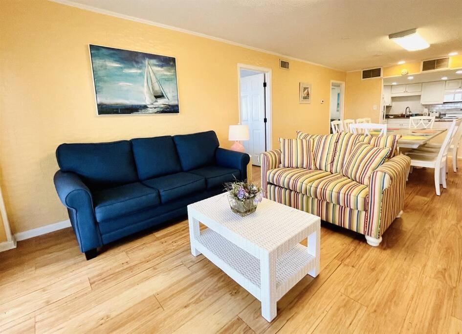 *oceanfront House On The Sand*6 Kings*12br, 12ba*private Hot Tub*sleep 36*pgp Apartment Myrtle Beach