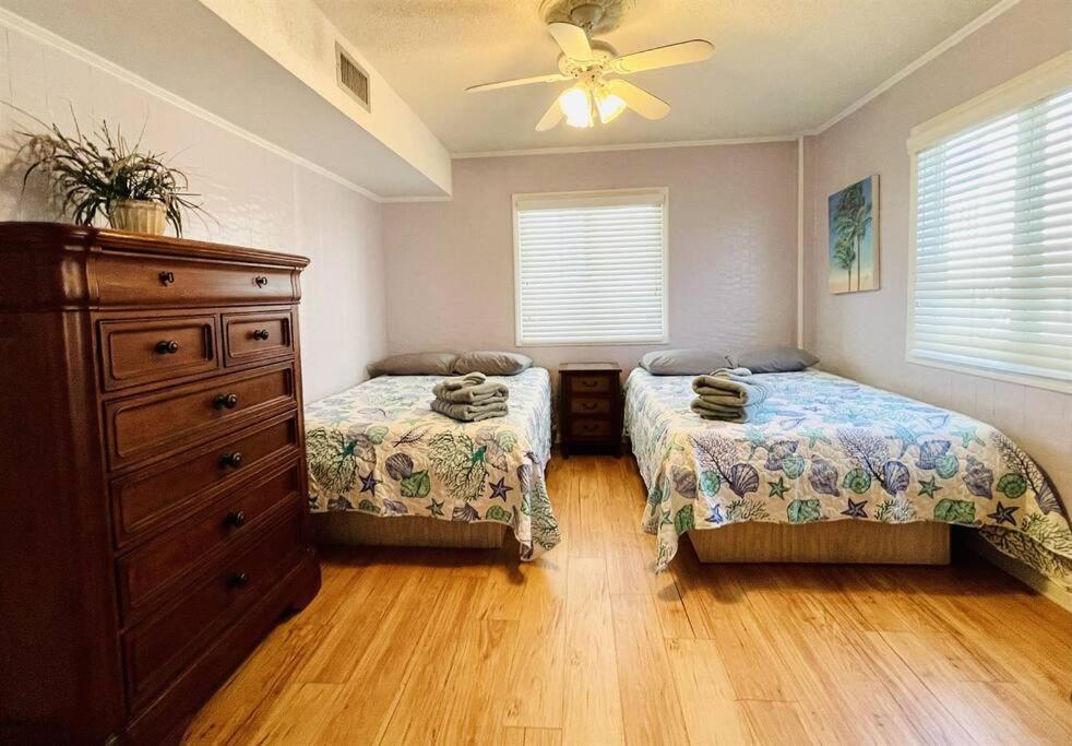 *oceanfront House On The Sand*6 Kings*12br, 12ba*private Hot Tub*sleep 36*pgp Apartment *