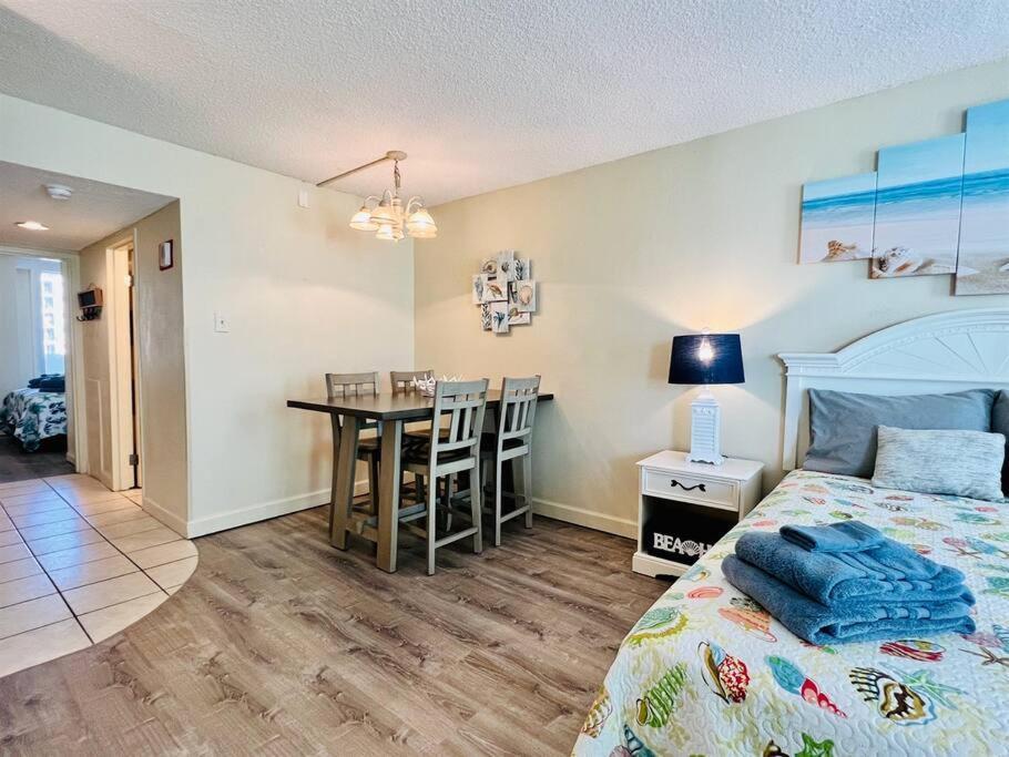 Apartment *comfy Condo*pools*hot Tubs*more*b49 *